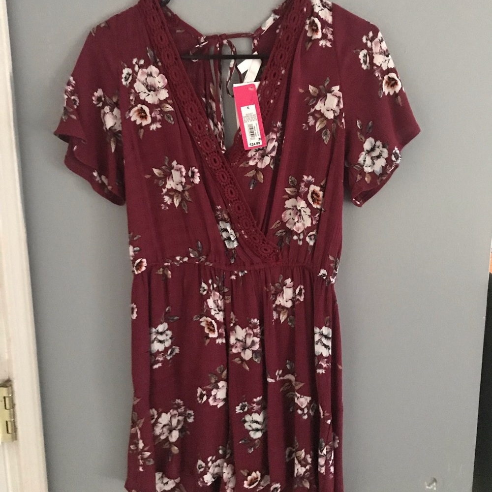 Xhilaration floral romper NWT